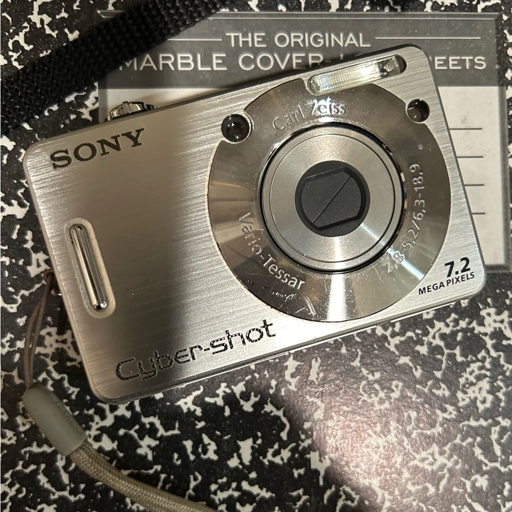 Sony Cyber Shot 7.2 Mega Pixel Camera